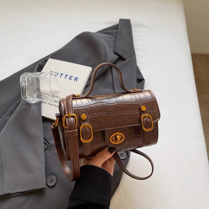 کیف وارداتی دوشی و دستی زنانه طرح برند Luxury مدل Croco با قفل چرخشی طلایی(قهوه ای روشن 927)