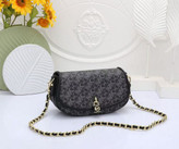 کیف وارداتی دوشی زنانه بند زنجیری مدل Saddle Bag (مشکی M110)