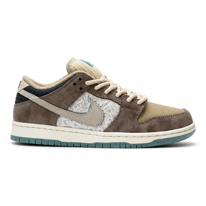 کفش کتانی وارداتی نایک اس بی دانک لو مردانه Nike SB Dunk Low (قهوه‌ای کرم طرح‌دار)