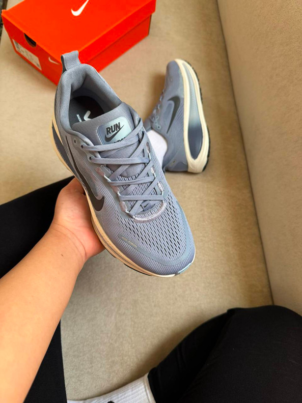 کفش کتانی وارداتی زنانه تخصصی رانینگ نایک مدل زوم ایکس Nike ZoomX (طوسی)