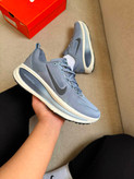 کفش کتانی وارداتی زنانه تخصصی رانینگ نایک مدل زوم ایکس Nike ZoomX (طوسی)