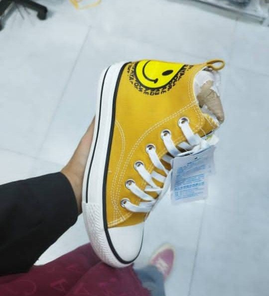 کفش کتانی وارداتی ساق کوتاه کنفی مدل آل استار All Star (زرد)