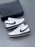 کفش کتانی وارداتی نایک ایر جردن 1 لو Nike Air Jordan 1 Low (سفید مشکی)