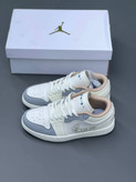 کفش کتانی وارداتی نایک ایر جردن 1 لو Nike Air Jordan 1 Low (سفید طوسی)