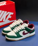 کفش کتونی وارداتی نایک دانک لو Nike Dunk Low (سبز سفید زرشکی)