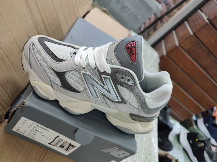 کفش کتونی وارداتی نیوبالانس ۹۰۶۰ New Balance 9060 Rain Cloud (خاکستری طوسی)
