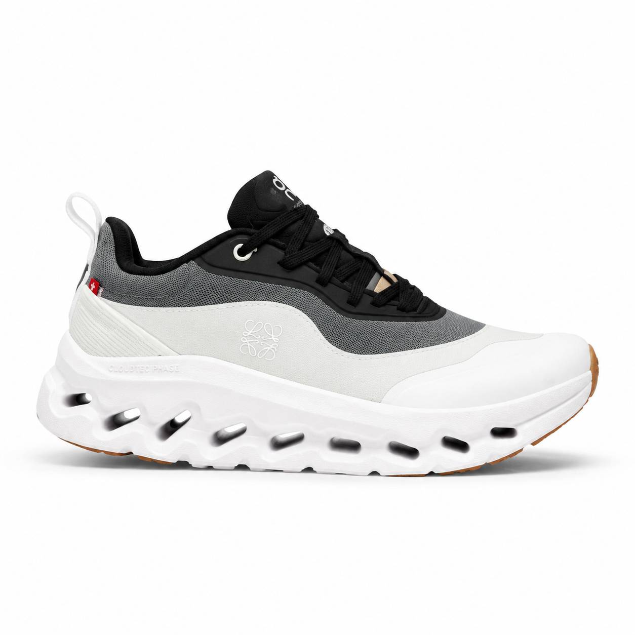 کفش کتانی وارداتی آن رانینگ لووه کلودتیلت On Running x Loewe Cloudtilt (مشکی و سفید)