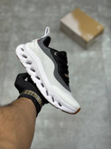کفش کتانی وارداتی آن رانینگ لووه کلودتیلت On Running x Loewe Cloudtilt (مشکی و سفید)