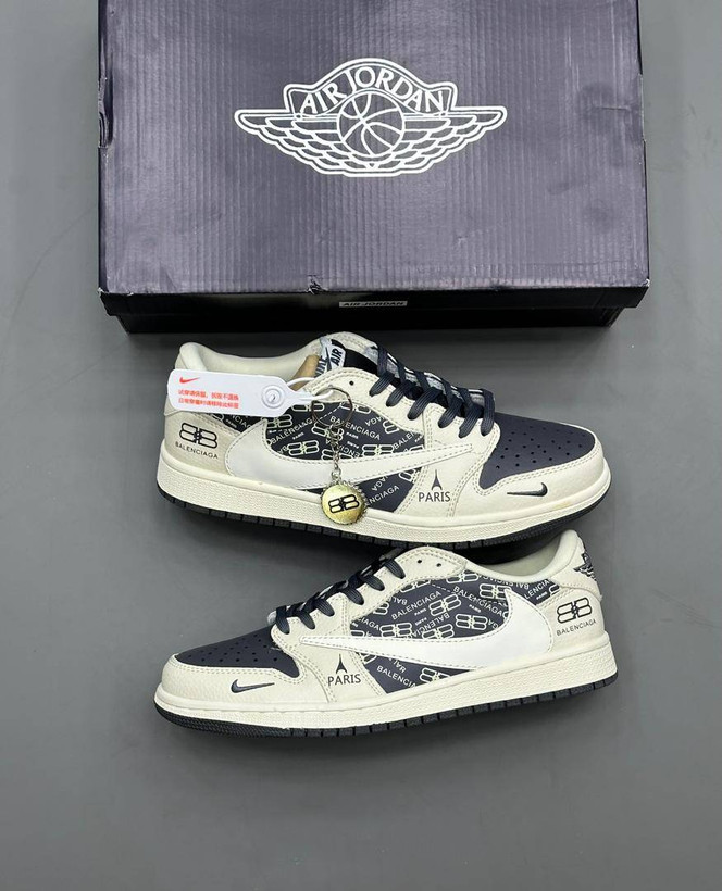 کفش وارداتی کتانی لو تاپ استایل جردن 1 لو تراویس اسکات با طرح بالنسیاگا Air Jordan 1 Low Travis Scott Style