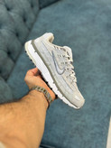 کفش کتانی وارداتی نایک مدل Nike P 6000 پیادهروی روزانه استایلهای خیابانی (طوسی روشن)