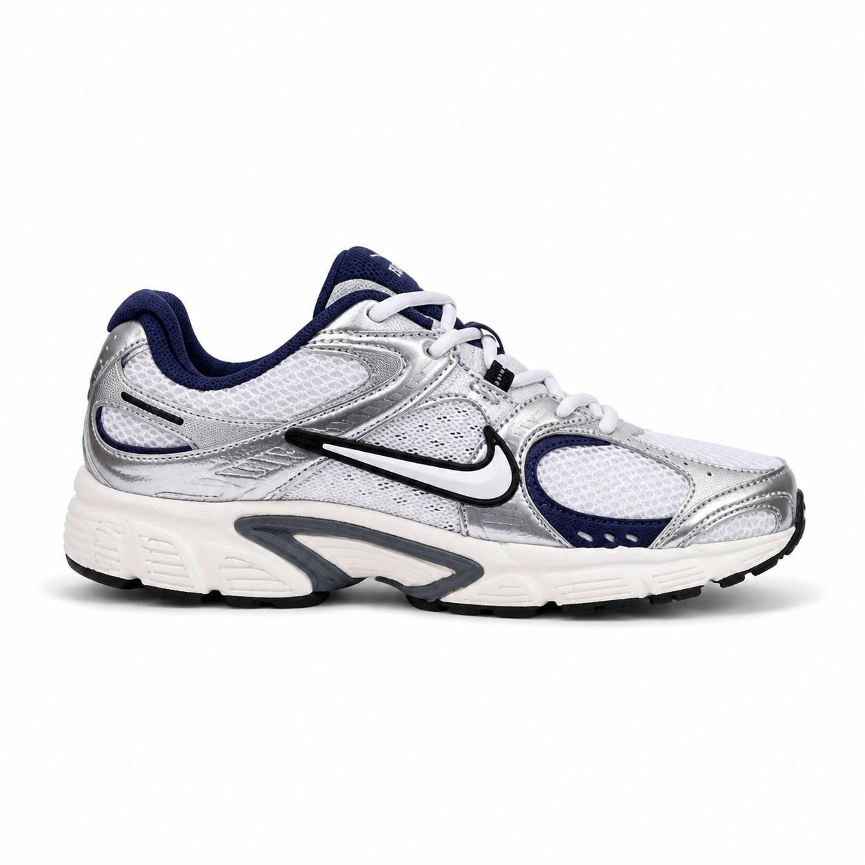کفش وارداتی مخصوص پیادهروی و رانینگ نایکی Nike مدل P-6000 ( سفید و سرمهای تیره و نقرهای)