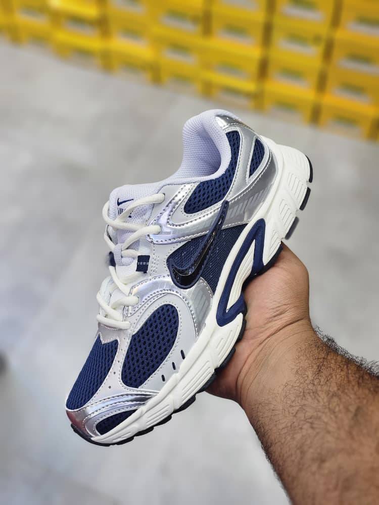 کفش وارداتی مخصوص پیادهروی و رانینگ نایکی Nike مدل P-6000 ( سفید و سرمهای)