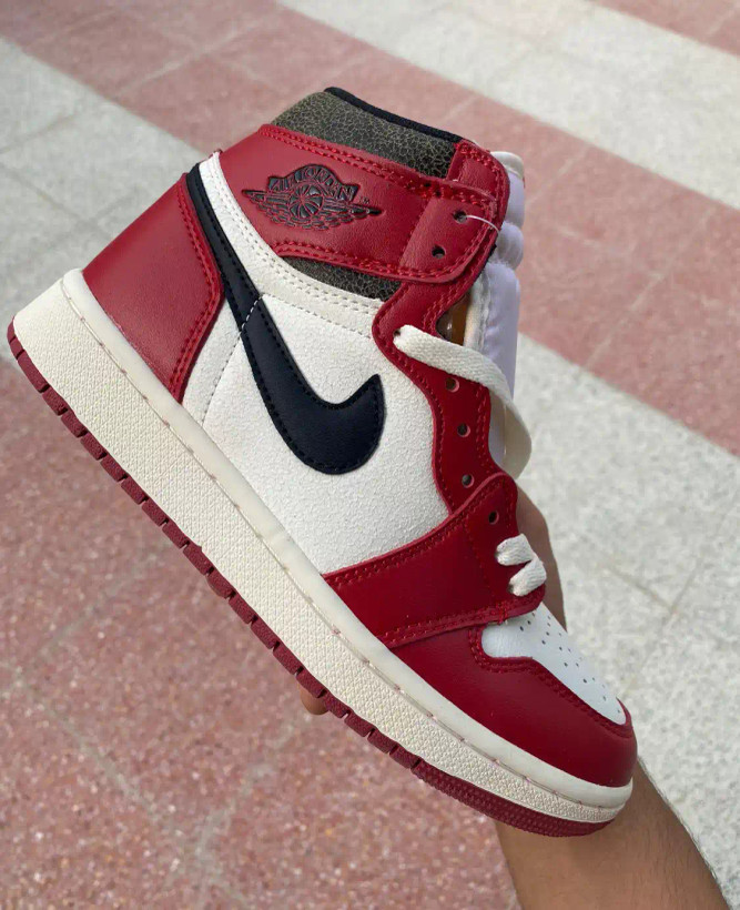 کفش وارداتی نایک ایر جردن 1 ساق بلند Nike Air Jordan High قرمز سفید مشکی
