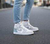 کفش وارداتی نایک ایر جردن 1( Nike Air Jordan1 ) سفید طوسی آبی